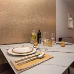 Royal Elegance Apartment *