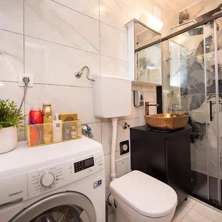 Royal Elegance Apartment *