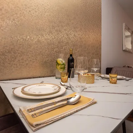 Royal Elegance Apartment *