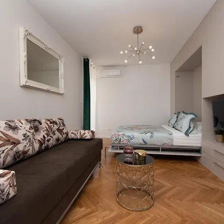 Apartment Royal Elegance