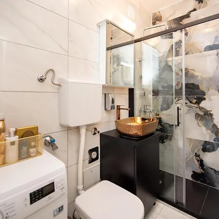 Royal Elegance سبليت